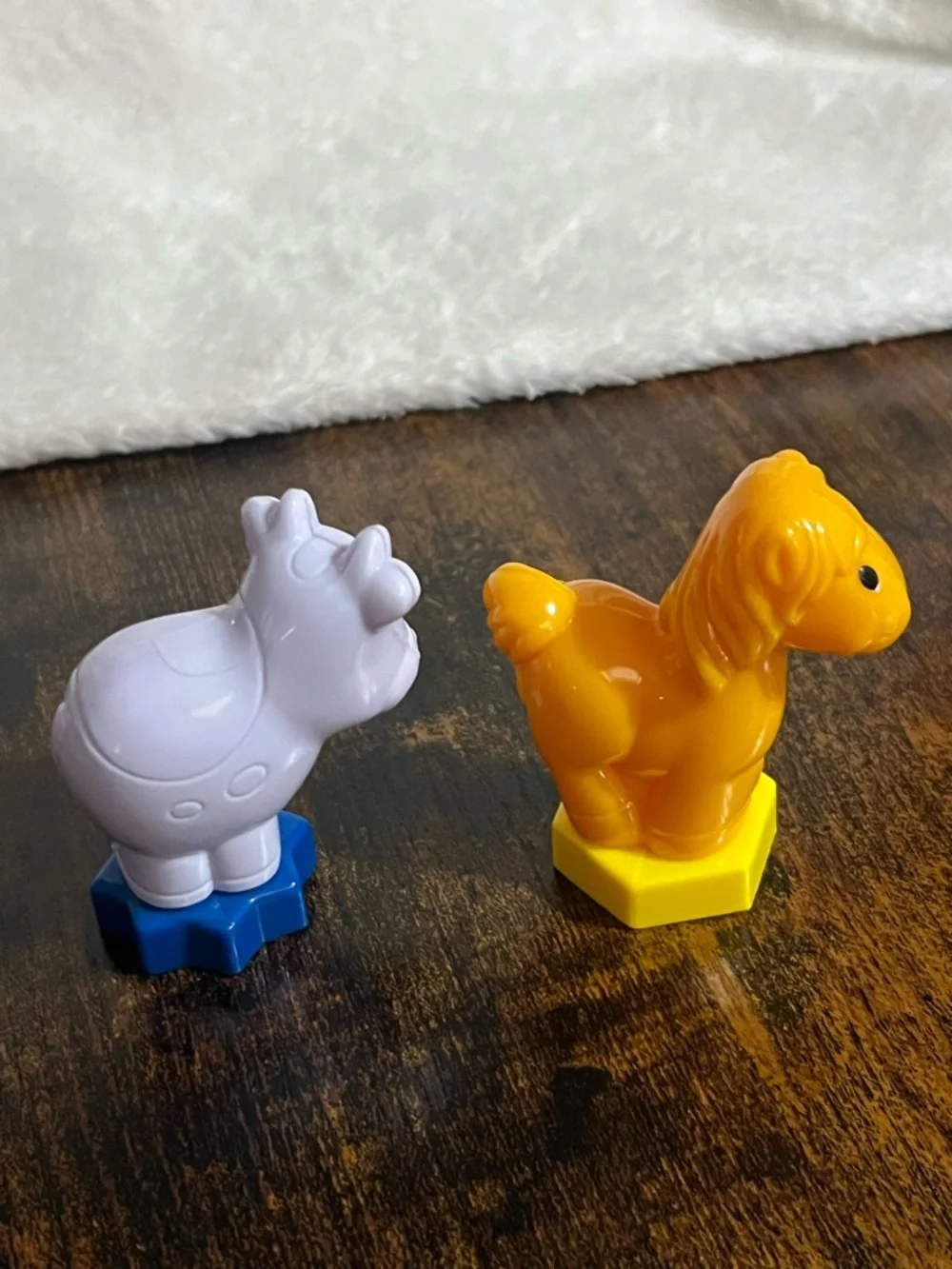Small Pets Plastic Toy Set - White Cow & Yellow Horse vintage